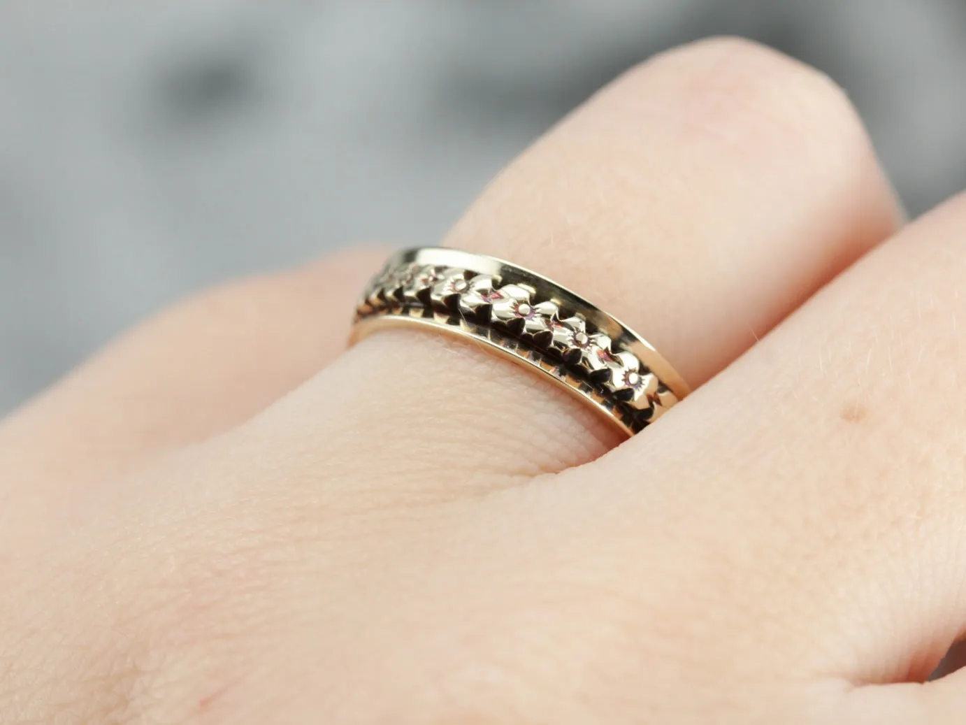 Antique Floral Pattern Band