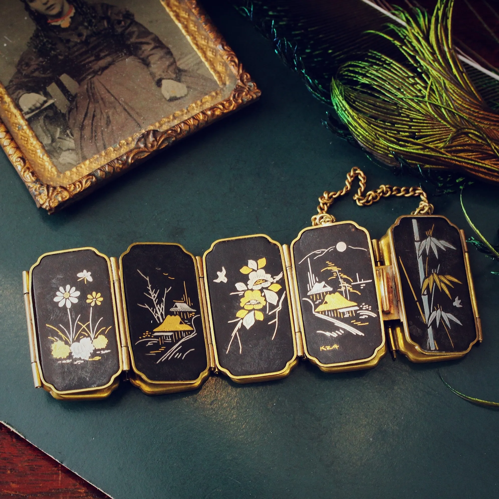 Fan-tastic Vintage Damascene Bracelet