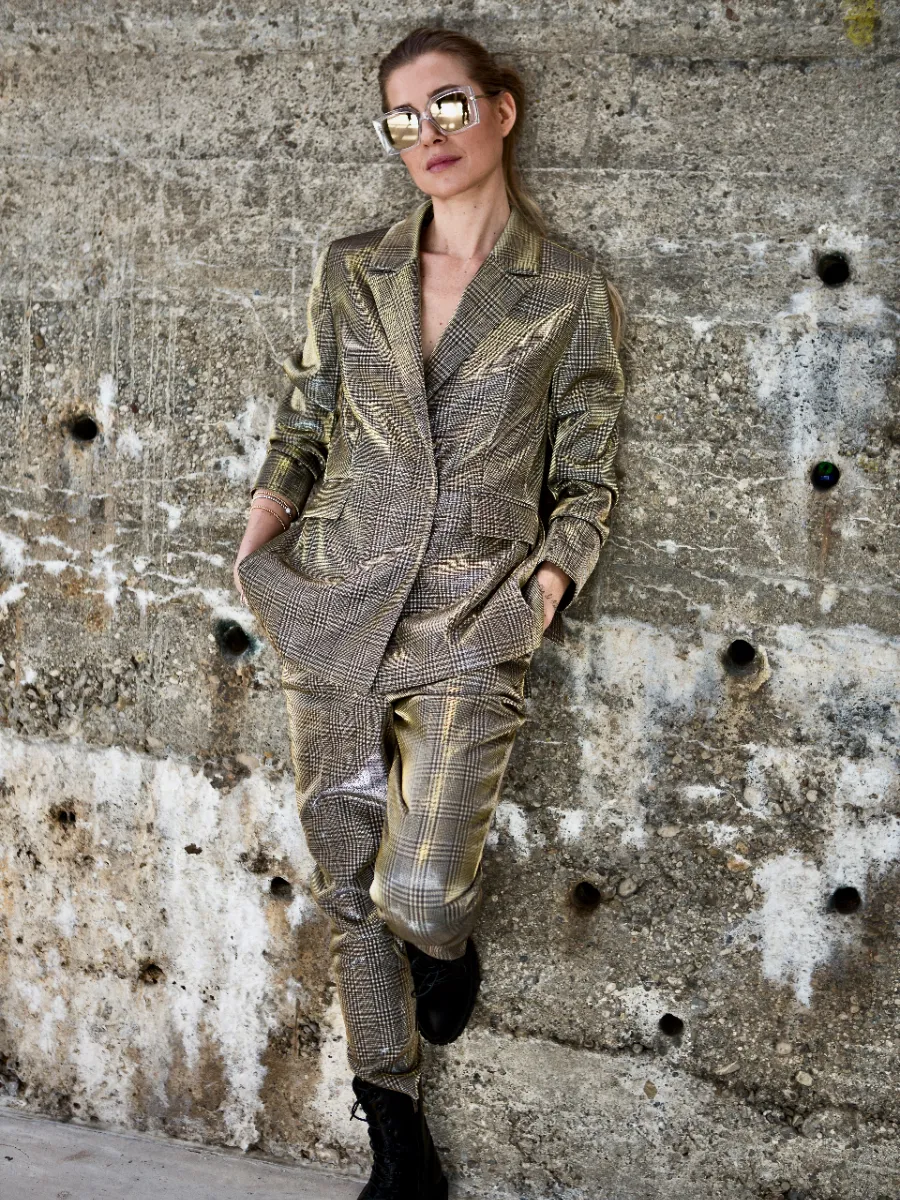 FOLDED PANTS "CARO" IN METALLIC GOLD