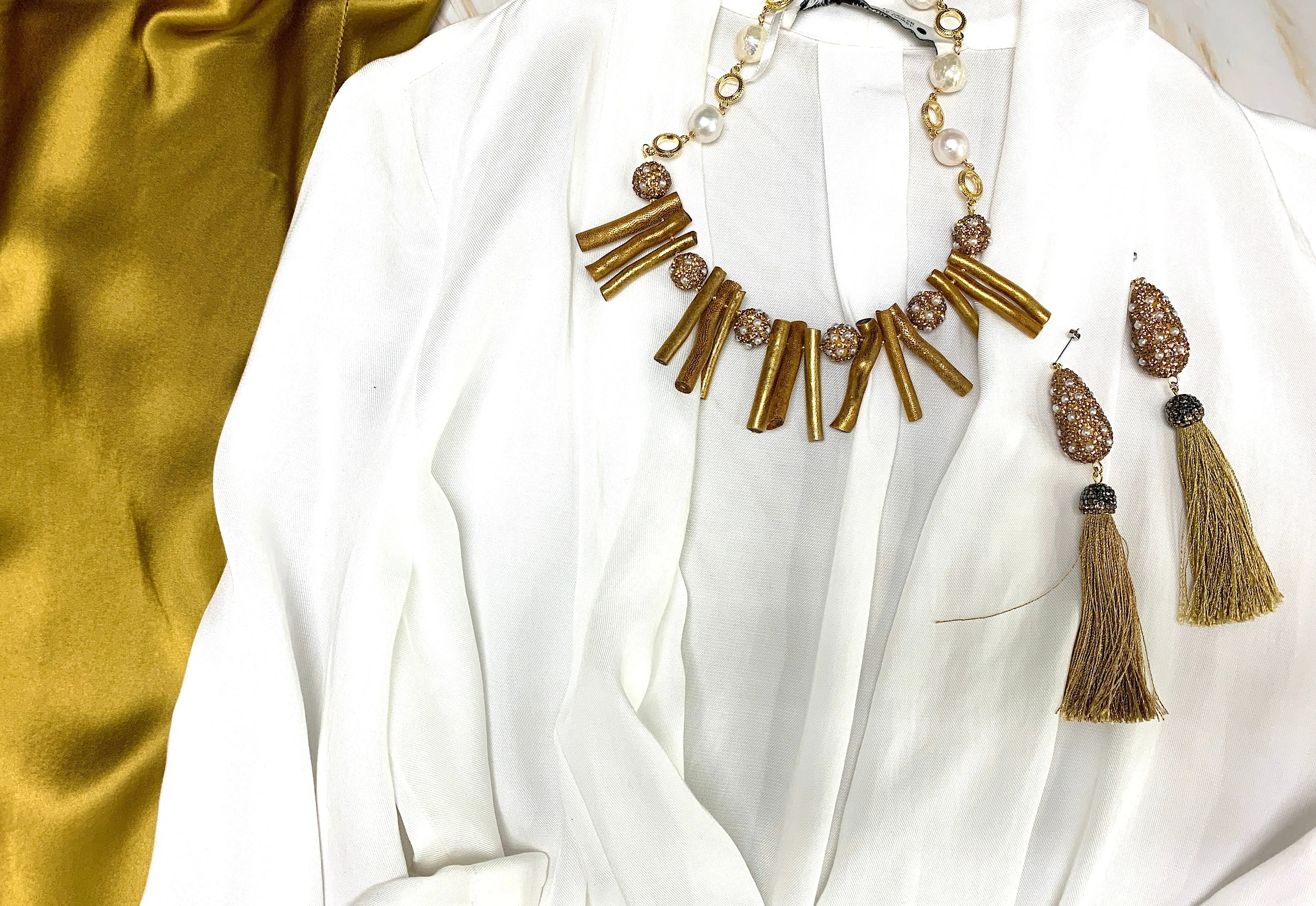 Golden Corals With Pearls Rhinestone Statement Necklace FN001