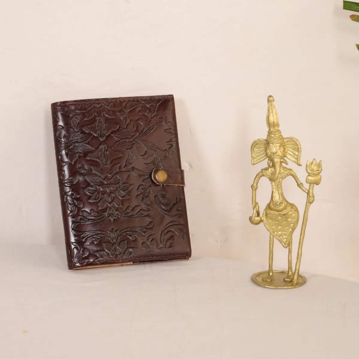 Hancrafted Leather Journal - With Embossed Design and Dhokra Metal Handmade Ganesha Showpiece | Rakshabandhan Gift | Handmade in India