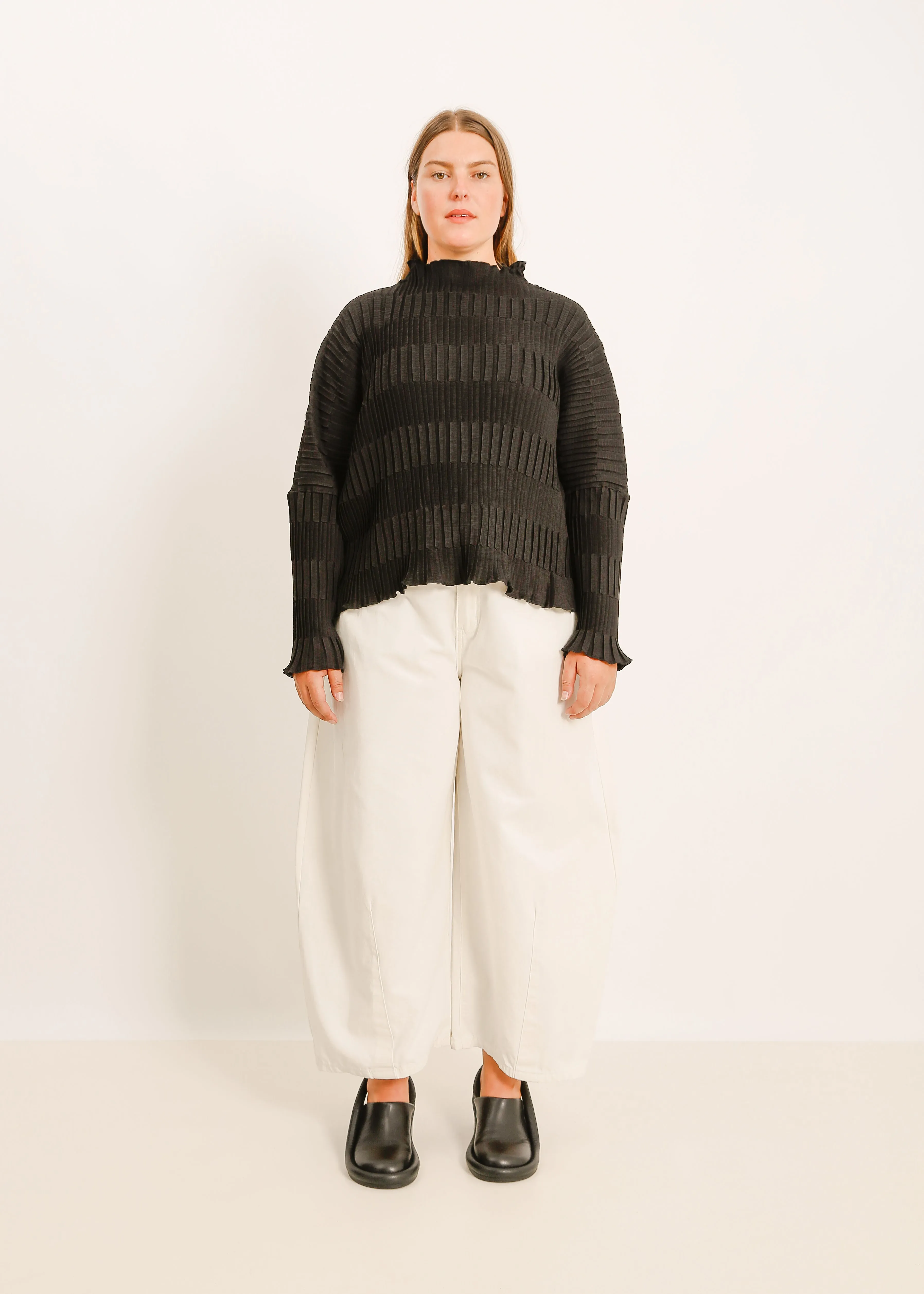 W24 | NOLAN PLEAT TOP / BLACK