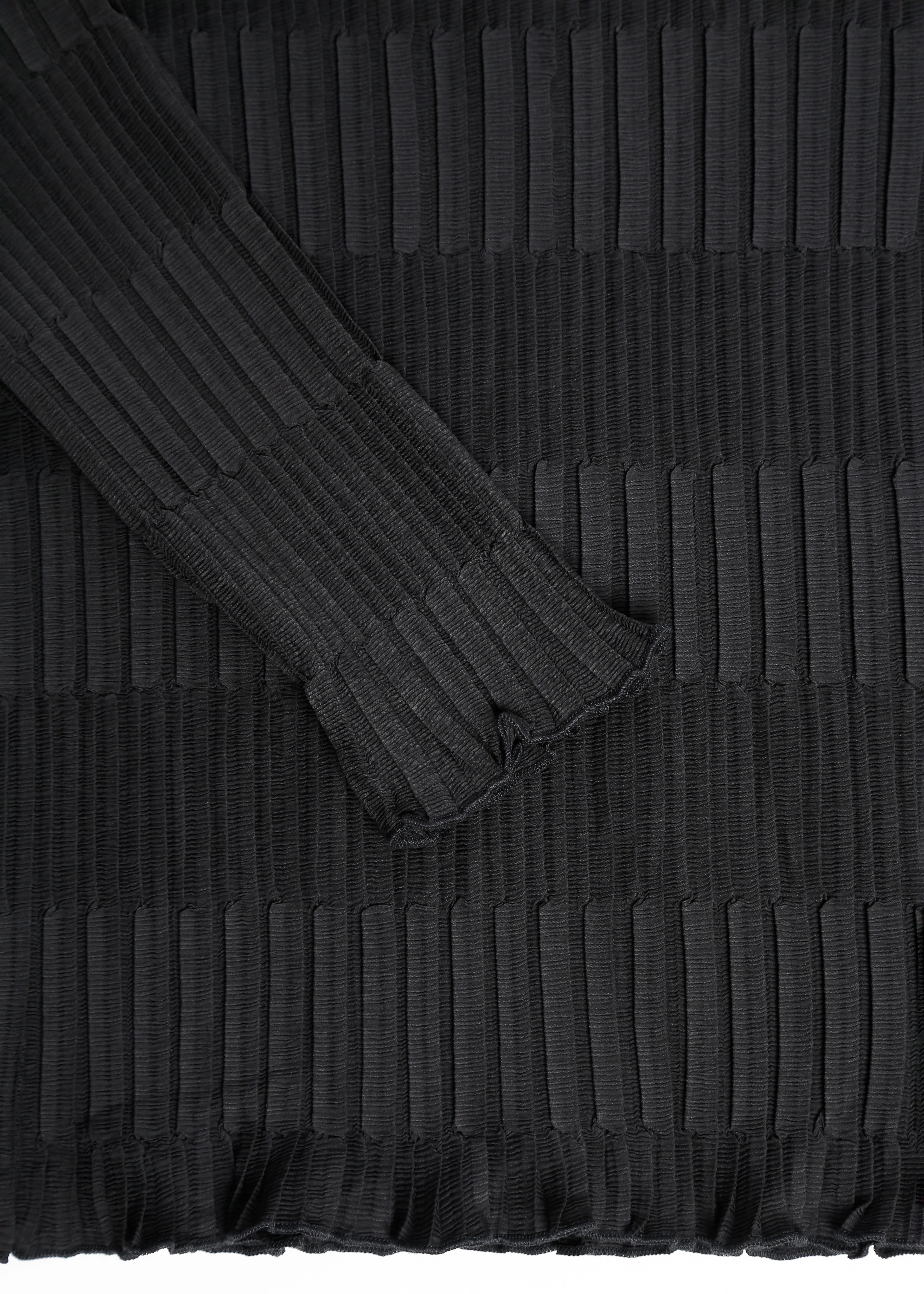 W24 | NOLAN PLEAT TOP / BLACK